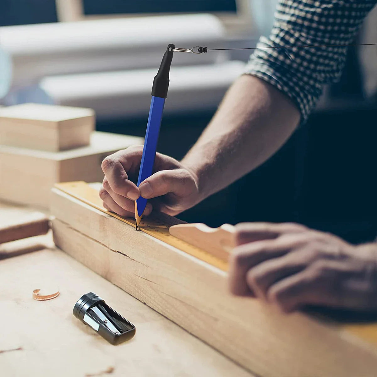 Carpenter's pencil set, 12 pieces, with retractable holder and sharpener